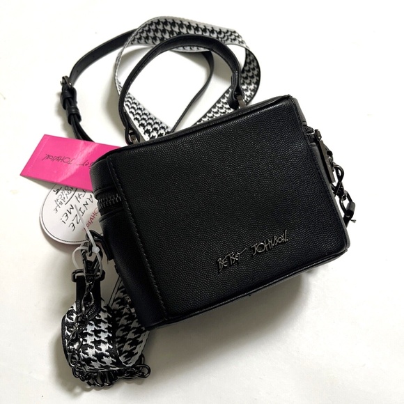 NWT BETSEY JOHNSON Studded Heart Crossbody + Pouch Black Top Handle Love Hearts - Picture 5 of 10